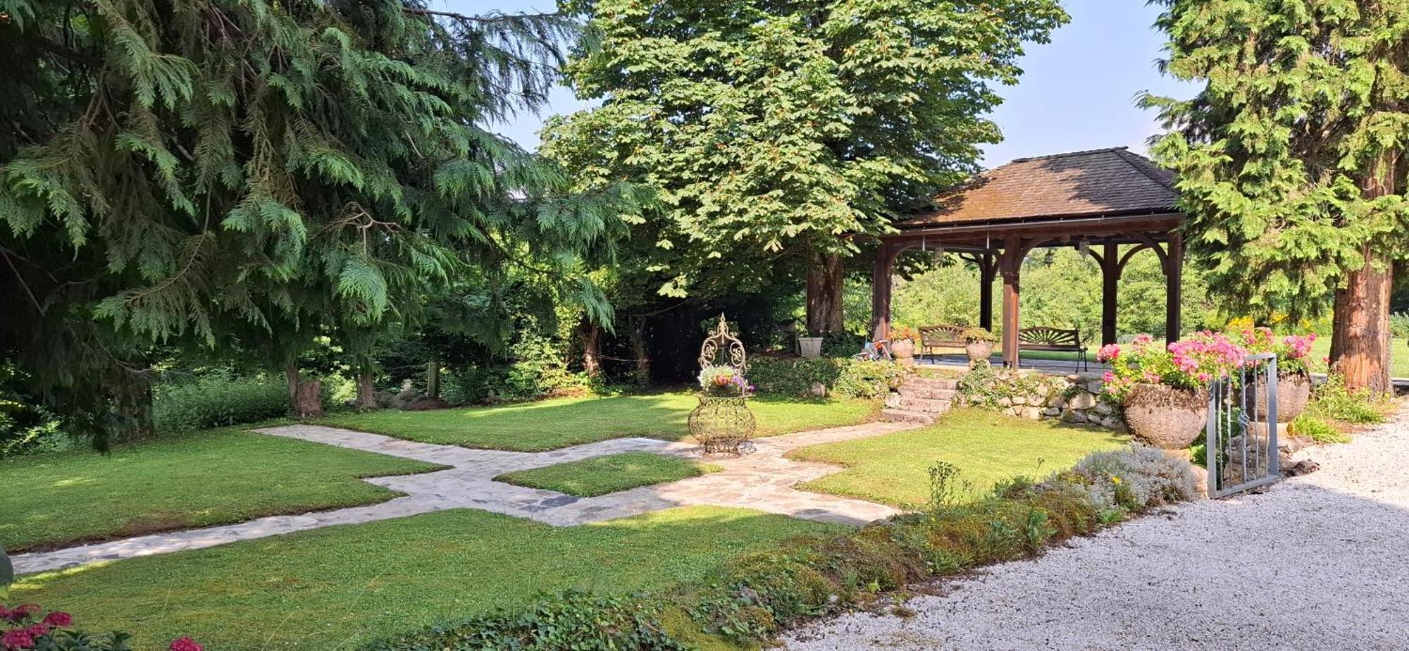 Ferienwohnungen Schloss Wasserleonburg Noetsch Exterior photo